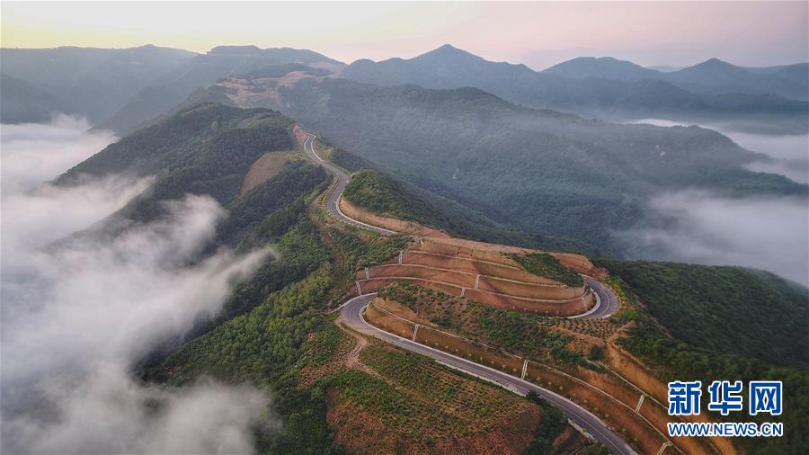 #（新华视界）（2）黄土高原上的旅游示范路