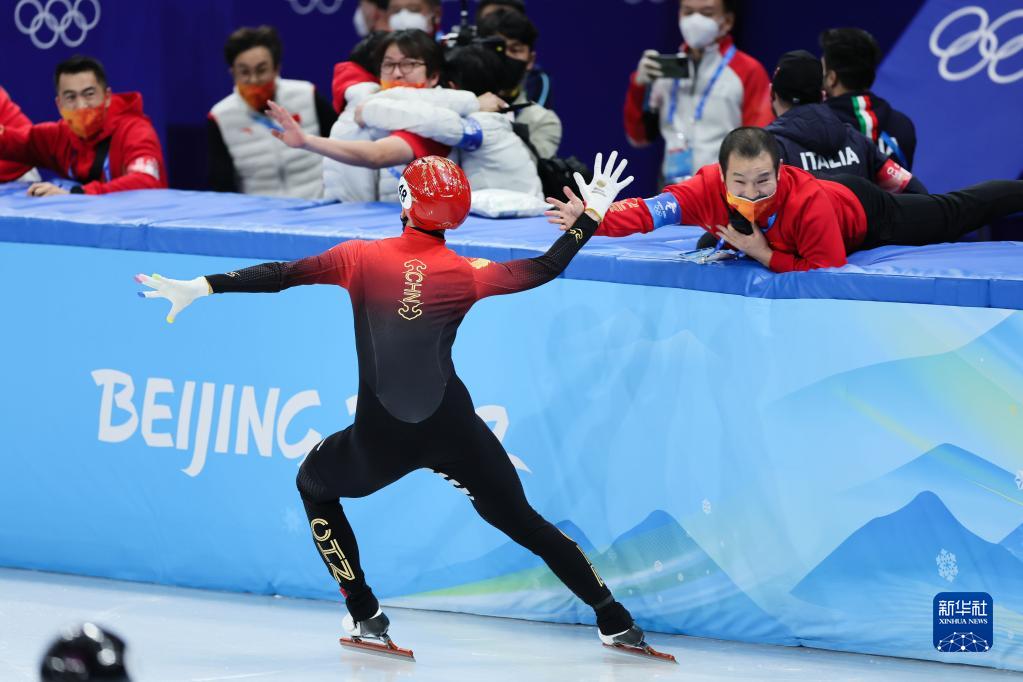 短道速滑混合团体接力决赛中国队夺冠